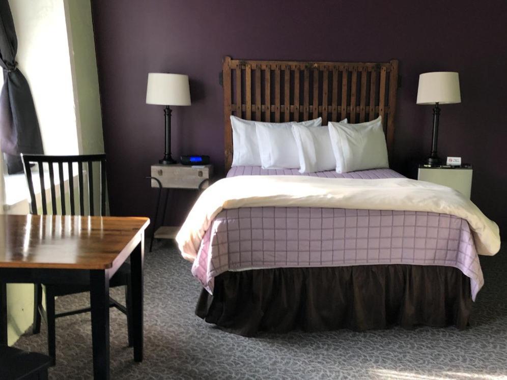 The Inn At Stone Mill Little Falls Room photo