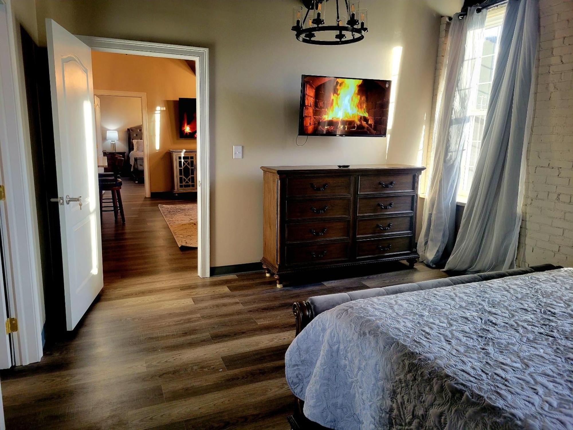 The Inn At Stone Mill Little Falls Room photo