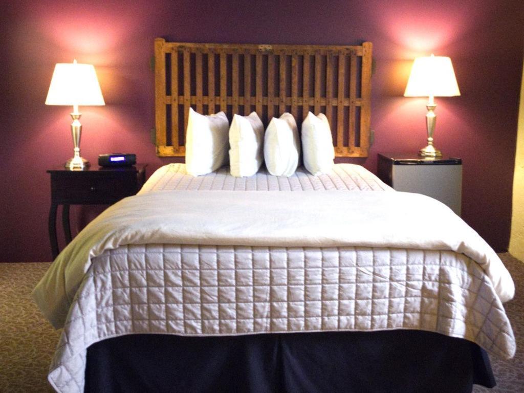 The Inn At Stone Mill Little Falls Room photo